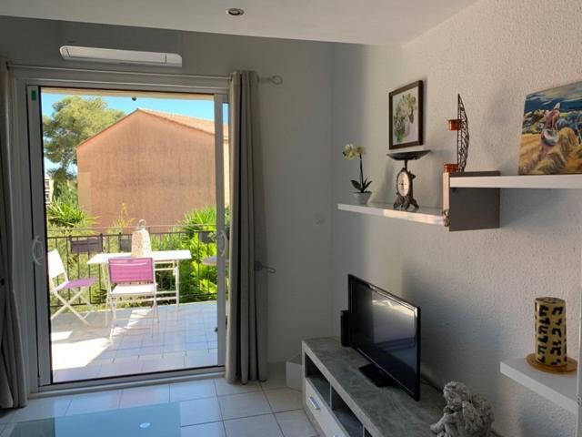 Calmeraie plage Apartment Villeneuve-Loubet Exterior foto